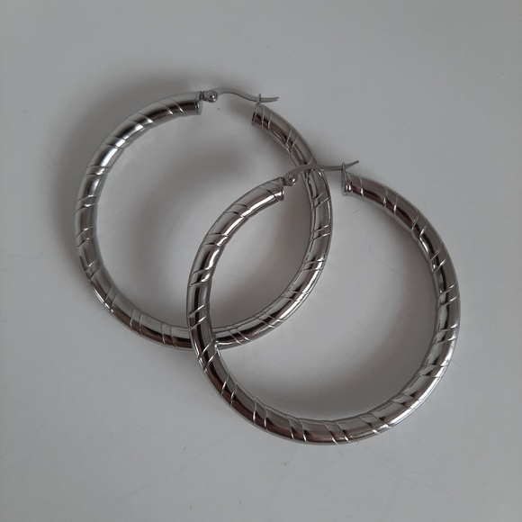 Steel By Design Jewelry Stainless Steel 1¾" Silver Ribbed Hoop Earrings - Picture 2 of 7